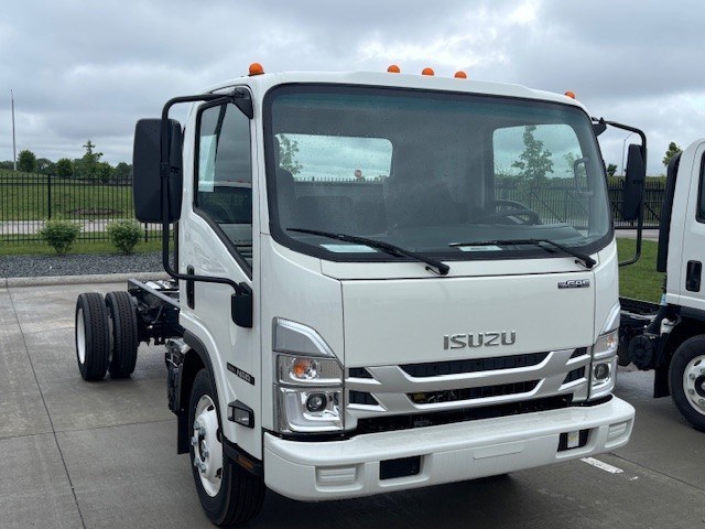2025 Isuzu NRR Cab and Chassis - image 4
